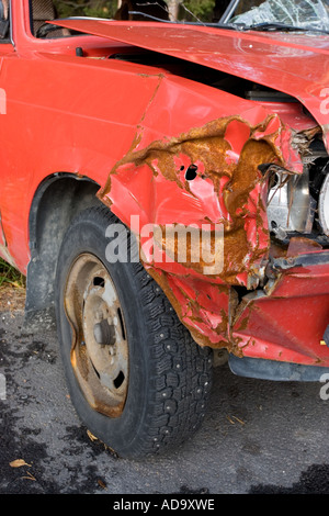 Linker Vorderwinkel eines roten Lada, Finnland Stockfoto