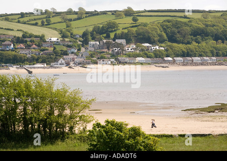 Wales Carmarthenshire Carmarthen Llanstephan Blick vom Meer auf auf Ferryside Stockfoto