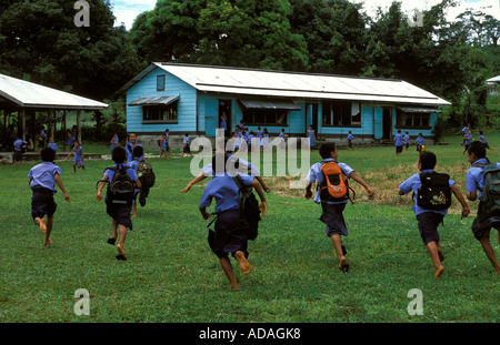 Samoa-Gruppe von jungen in Schuluniformen Stockfoto