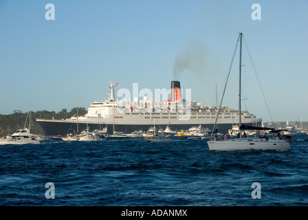 Queen Elizabeth 2 Ankunft Sydney Hafen New South Wales Australien Stockfoto