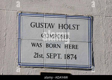 Gekachelte Plaque auf Holst Birthplace Museum, Cheltenham Spa, Gloucestershire, England, UK Stockfoto