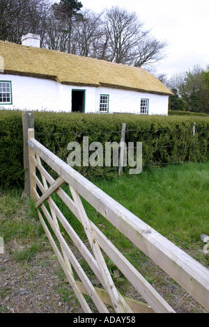 Ballydugan-Weber-Haus, Selbstabholermarkt Folk und Verkehrsmuseum Stockfoto