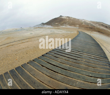 Hverarond-Krater, Schlammpfützen und Dampfdüsen, Island. Stockfoto