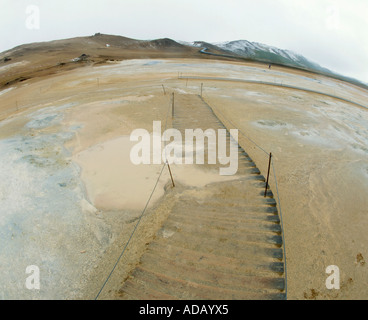 Hverarond-Krater, Schlammpfützen und Dampfdüsen, Island. Stockfoto