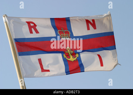 RNLI Royal National Lifeboat Institution Flagge im wind Stockfoto