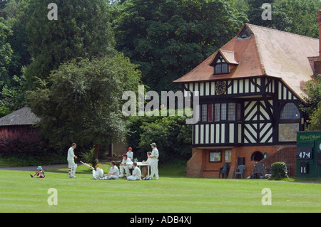 Cricket-Team - Tilford grün - Surrey - UK Stockfoto