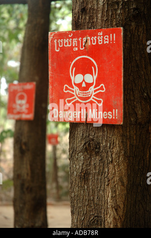 Landmine Warnschilder an der Landmine Museum in Siem Reap, Kambodscha Stockfoto