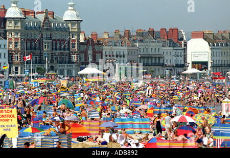 Crowded Weymouth beach in Dorset England UK Stockfoto