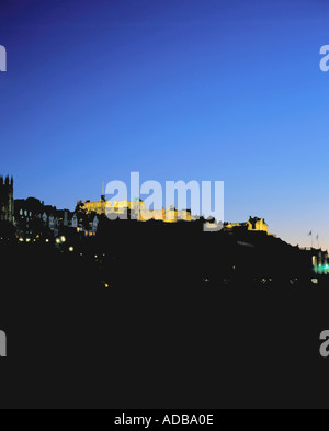 Malerische nachtbeleuchtet Edinburgh Castle, Edinburgh, Lothian, Schottland. Stockfoto