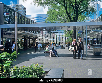 Die Lijnbaan Fußgängerzone Einkaufsmeile in Rotterdam. Stockfoto