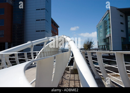 Brücke mit Blick auf den Fluss Mersey Stockfoto