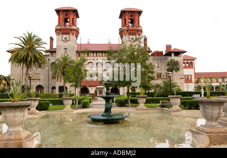 Außenansicht des historischen Lightner Museum in der Innenstadt von St. Augustine, Florida, USA. Stockfoto