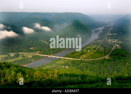 Blick auf den Susquehanna River vom Hyner View State Park bei Hyner Pennsylvania PA Stockfoto