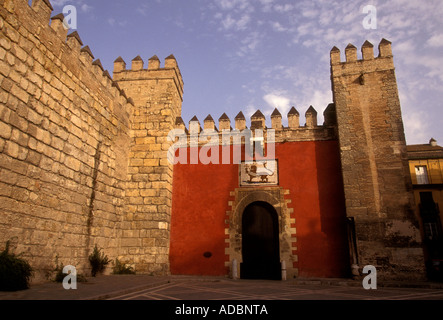 Lion's Gate, der Alcazar, Alcazar, El Alacazar, Royal Palace, Provinz Sevilla, Sevilla, Spanien, Europa Stockfoto