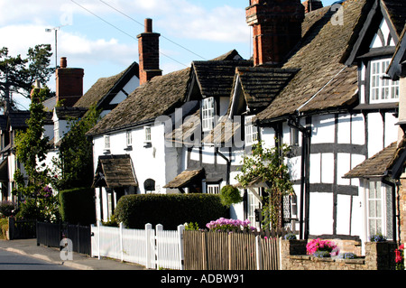 Malerische Fachwerk Häuser im Dorf von Eardisley Herefordshire England UK Stockfoto