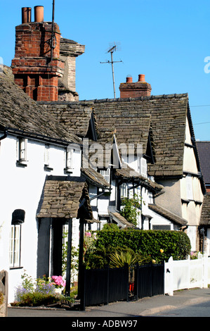 Ferienhäuser in der malerischen schwarzen und weißen Dorf von Eardisley Herefordshire England UK Stockfoto