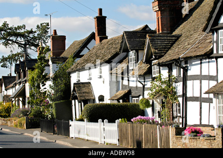 Malerische Fachwerk Häuser im Dorf von Eardisley Herefordshire England UK Stockfoto