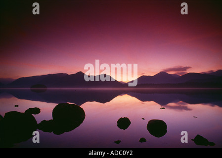 Sonnenuntergang über Derwentwater Blick nach Süden vom Brüder Craig Seenplatte Cumbria England UK Stockfoto