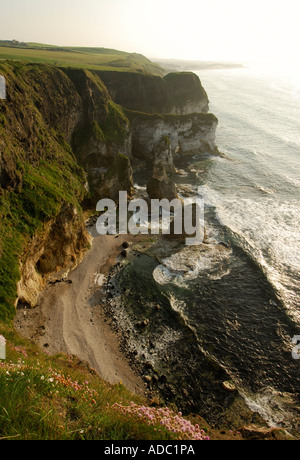 Weiße Felsen, Portrush, Co. Antrim, Nordirland Stockfoto