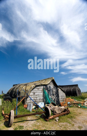 Fishermans Lagerhäuser umgedrehten Rümpfe der alten Fischerboote genutzt als Lager Holy Island Northumberland Stockfoto