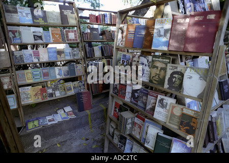 Bücher in einem Freiluftmarkt in Havanna Kuba Stockfoto