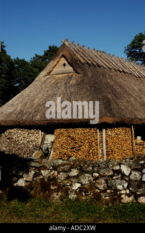 Alte Holz-Hütten im Dorf Muhu auf der Insel Saaremaa-Estland Stockfoto