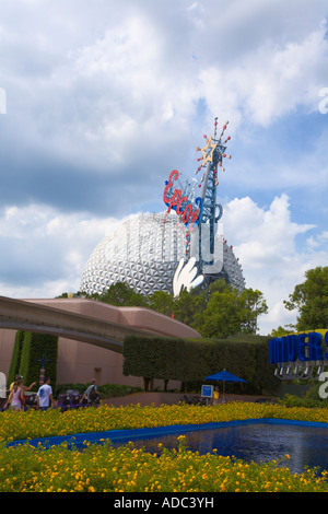 Raumschiff Erde Kugel am Eingang zum Epcot Center in Walt Disney World, Florida Stockfoto