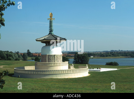 England Milton Keynes Friedenspagode Stockfoto