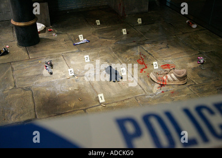 Polizist Angriff Terror töten Leeds Royal Arsenal britische Antiterror Waffenkammern Museum Yorkshire Kampf verteidigen töten Ausstellung Hirsch Stockfoto