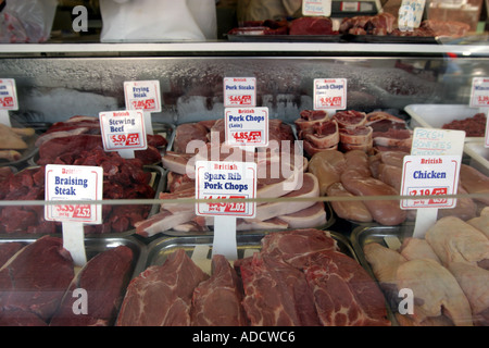 Anzeige von Fleisch in einem Mapperley Metzger Schaufenster Steak schmoren Stockfoto