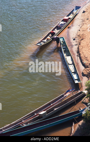 Vogelperspektive der Boote am Nam Ou Fluß Stockfoto