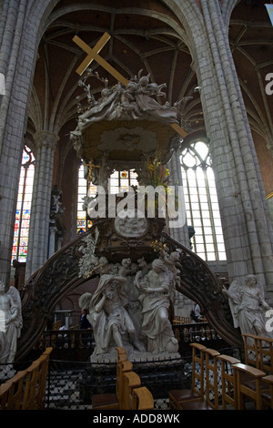 Kathedrale innen mit Bildhauern in Gent, Gent, Belgien, Europa Stockfoto