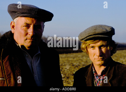 Bauern auf einem der Felder des Kongresskollektivbauernhofs 21. am Stadtrand von Donezk. November 1989 Stockfoto