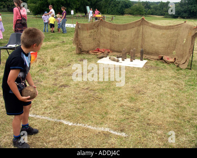 Kegeln Spiele Dorffest Butley Flower Show Suffolk England Stockfoto