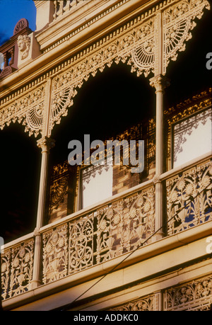 Gegossen Sie Schmiedearbeiten viktorianischen Reihenhaus in Melbourne Australien Stockfoto