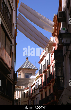 Blick auf Sevilla farbenfrohen Gebäuden & Kirche Sevilla Andalusien Andalusien España Spanien Iberia Europa Stockfoto