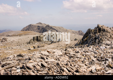 Blick entlang dem Grat von Glyder Fawr in Richtung Glyder Fach Snowdonia Stockfoto