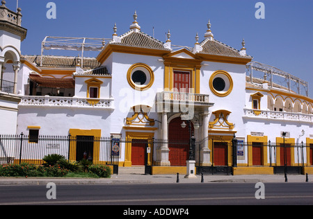 Blick auf Plaza de Toros De La Real Maestranza Sevilla Sevilla Andalusien Andalusien España Spanien Iberia Europa Stockfoto