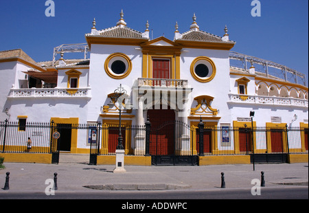 Blick auf Plaza de Toros De La Real Maestranza Sevilla Sevilla Andalusien Andalusien España Spanien Iberia Europa Stockfoto