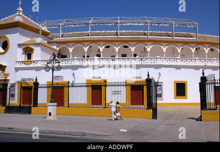 Blick auf Plaza de Toros De La Real Maestranza Sevilla Sevilla Andalusien Andalusien España Spanien Iberia Europa Stockfoto