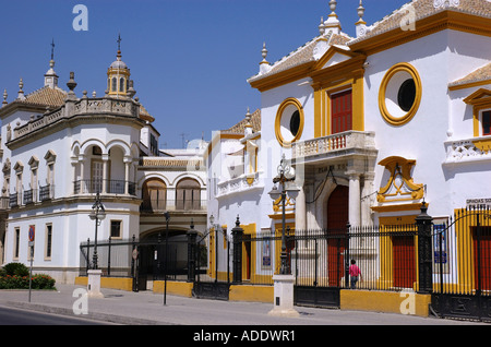 Blick auf Plaza de Toros De La Real Maestranza Sevilla Sevilla Andalusien Andalusien España Spanien Iberia Europa Stockfoto