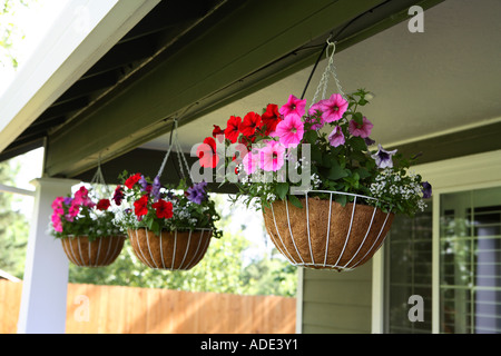 Hängematte auf der Veranda des Hauses Stockfoto