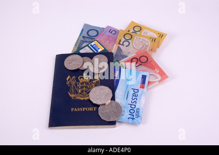 Australische Banknoten, Münzen und Kreditkarten und Neuseeland Pass. DSC 8707 Stockfoto