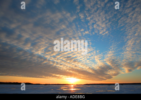 Sonnenuntergang über gefrorene Detroit Hafen im Februar Washington Island-Wisconsin Stockfoto