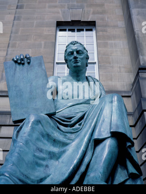 Statue von David Hume, Parliament Square, Edinburgh, Lothian, Schottland, Großbritannien. Stockfoto