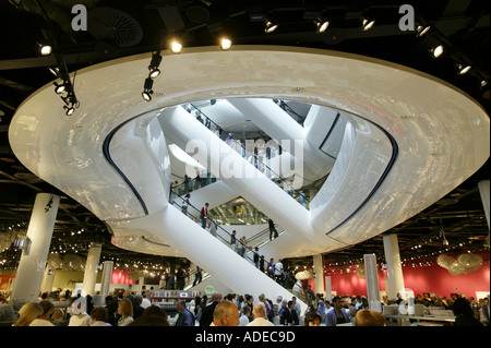 Das Selfridges speichern in der Bullring Shopping Centre in Birmingham, UK am Tag seiner Eröffnung im September 2003 Stockfoto