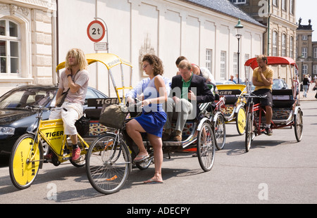 Eine Fahrradrikscha oder Rikscha im Stadtzentrum von Kopenhagen, Dänemark. Stockfoto