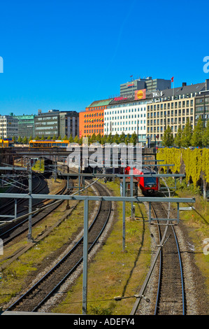 Zug nähert sich Vesterport Station in Mitteleuropa Kopenhagen Dänemark Stockfoto