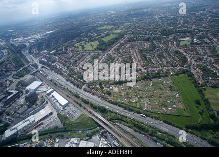 A40 Autobahn Luftaufnahmen der Ealing Northolt und Wembley. West-London. England. Stockfoto