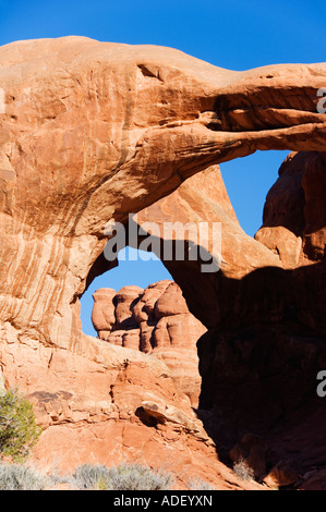 USA-Utah-Arches-Nationalpark Doppelbogen im Abschnitt Windows Stockfoto